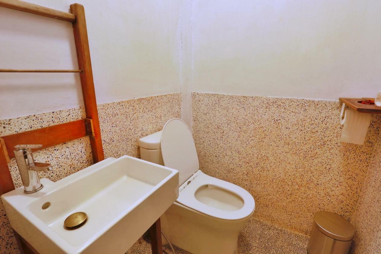 台南赤崁月樓tainan Moon House Inn Extérieur photo