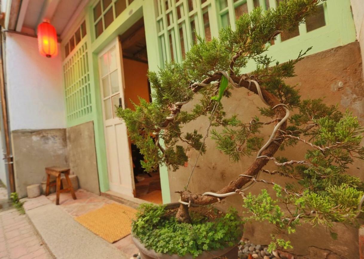 台南赤崁月樓tainan Moon House Inn Extérieur photo